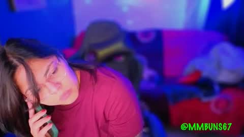 Mia online show from October 22, 3:00 am