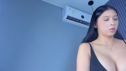 mia online show from July 24, 2:09 am