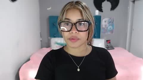 miacumgirl online show from July 28, 12:23 pm