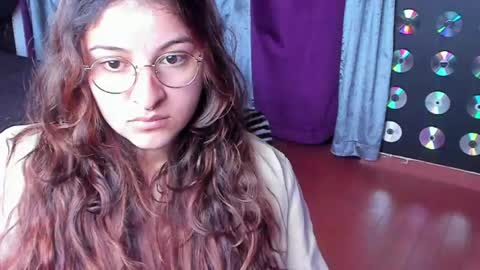 Mia online show from May 18, 4:24 pm