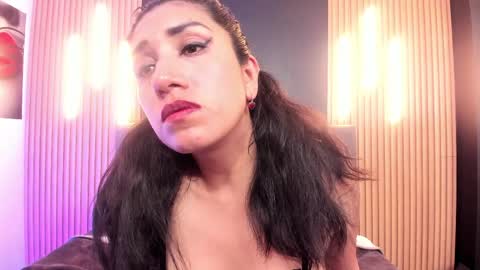 Mia Carter  Schedule 800 - 1430 gtm-5 online show from March 2, 7:26 am