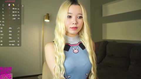 Mia online show from September 25, 8:24 am