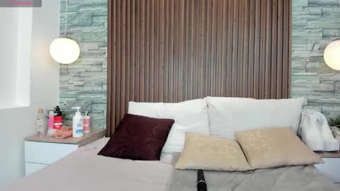 miagomezx online show from October 11, 10:12 pm