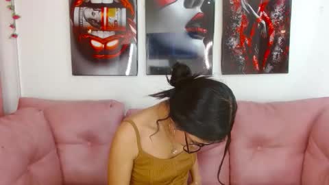 miahotcs online show from April 15, 5:35 pm