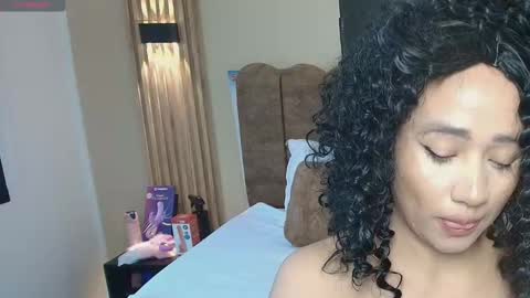 MIA HOTMEZ online show from September 17, 11:52 am