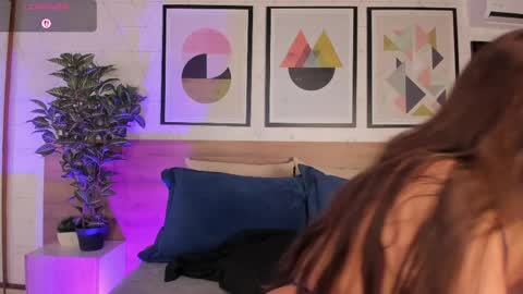 Mia  online show from April 2, 3:26 am