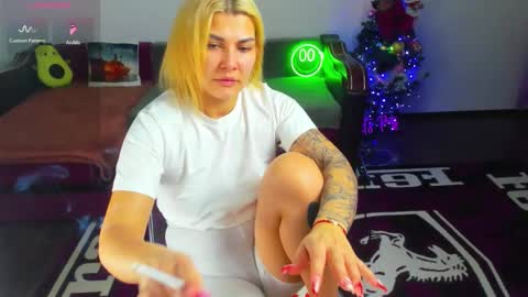 Mia Kittyy online show from December 21, 5:28 pm