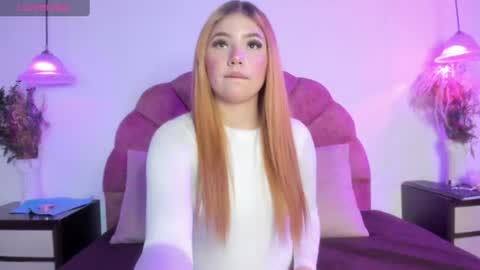 mialuxee_ online show from July 19, 2:41 pm