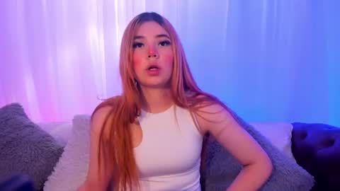 mialuxee_ online show from July 23, 12:24 pm