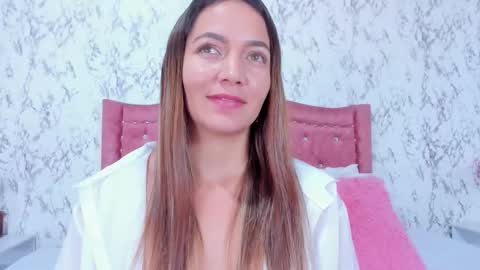 Snapshot of miamalkovaa_ chatting on October 1, 5:07 pm Mia Malkova online show from October 1, 5:07 pm