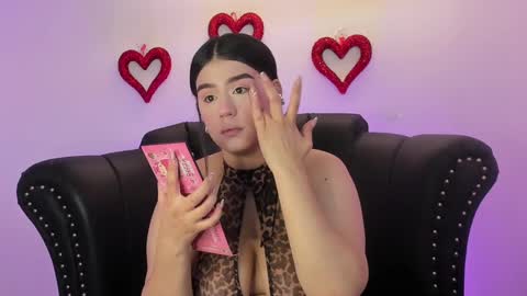 Snapshot of miamontoya chatting on February 20, 1:40 pm Mia   -5 7001400 Follow  online show from February 20, 1:40 pm