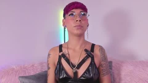 Mia Morgann online show from November 19, 1:33 pm