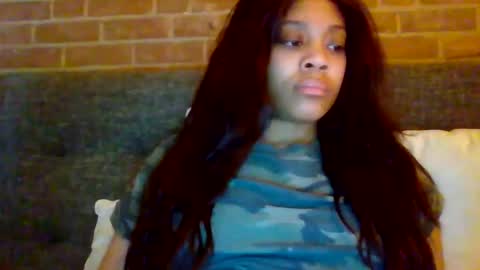 MiaMuffn online show from December 16, 4:57 pm