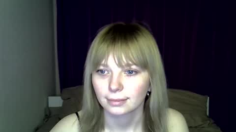 Mia online show from March 25, 7:39 pm