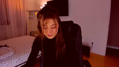 Mia online show from January 16, 7:10 pm