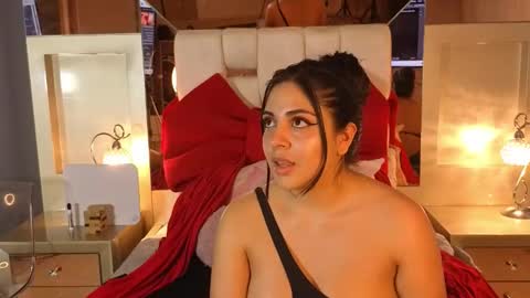 MiaHancock online show from December 19, 10:57 pm