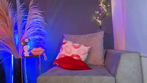 MiaHancock online show from December 15, 7:02 am