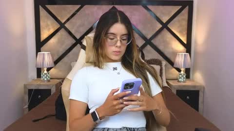 Mia online show from June 2, 7:26 pm