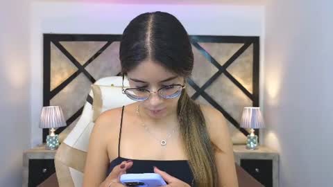 Mia online show from June 9, 7:46 pm