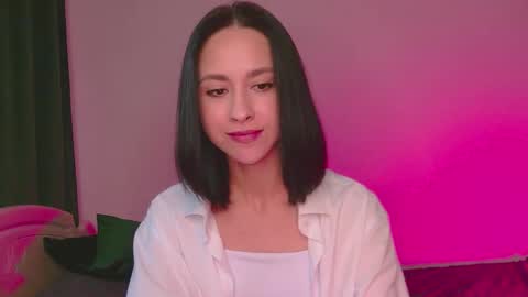 Mia online show from September 15, 8:55 am