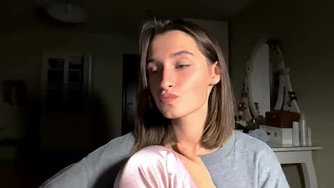 Snapshot of michael_pors chatting on October 5, 4:23 pm Emily online show from October 5, 4:23 pm
