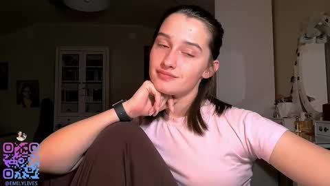 Emily online show from November 24, 2:08 pm