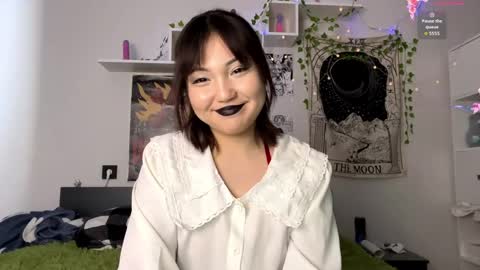 Suki online show from February 28, 10:03 am