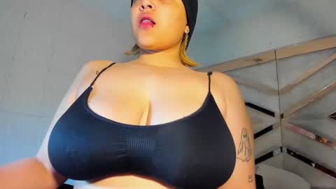 michell_rs online show from October 19, 5:42 am