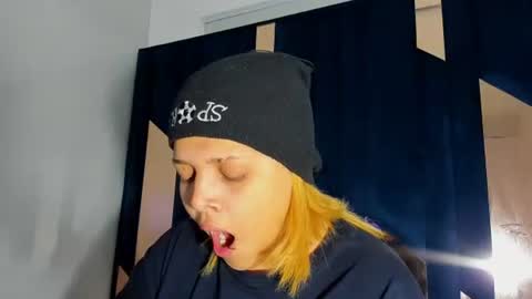 michell_rs online show from September 20, 4:44 am