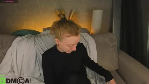 michelle_blond online show from March 1, 9:31 am