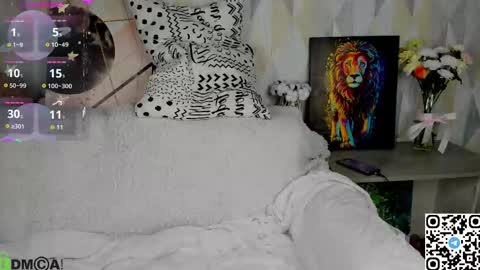 Snapshot of michelle_blond chatting on September 24, 8:24 am michelle_blond online show from September 24, 8:24 am