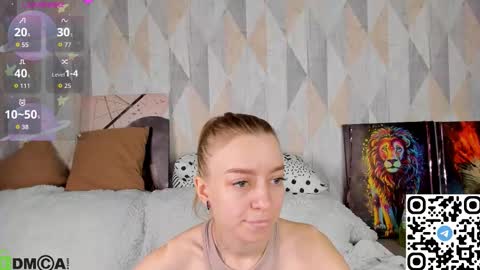 Snapshot of michelle_blond chatting on October 19, 8:16 am michelle_blond online show from October 19, 8:16 am