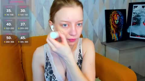Snapshot of michelle_blond chatting on February 3, 7:40 am michelle_blond online show from February 3, 7:40 am