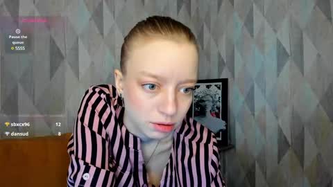 Snapshot of michelle_blond chatting on February 21, 7:33 am michelle_blond online show from February 21, 7:33 am