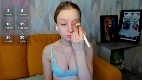 Snapshot of michelle_blond chatting on February 9, 7:27 am michelle_blond online show from February 9, 7:27 am