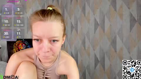 Snapshot of michelle_blond chatting on October 11, 9:14 am michelle_blond online show from October 11, 9:14 am