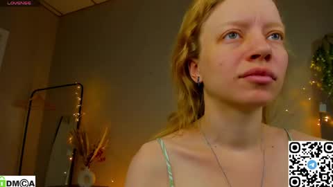 michelle_blond online show from May 8, 2:37 am