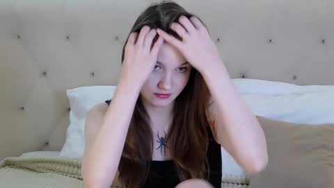 Michelle online show from October 16, 3:36 pm