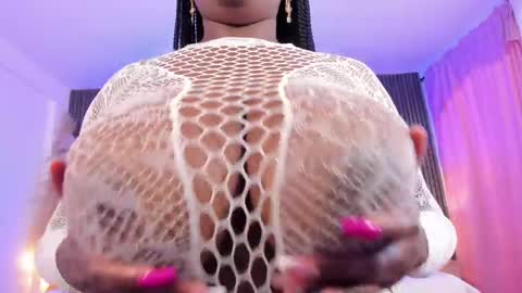 michellepreston_ online show from May 9, 1:02 pm