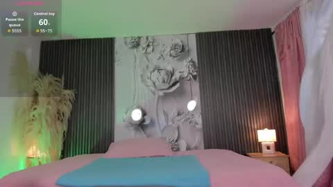 michellepreston_ online show from May 5, 12:08 pm
