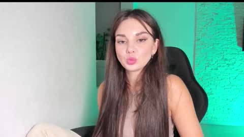 Snapshot of michelliibeautiful chatting on October 8, 6:12 pm Michellee online show from October 8, 6:12 pm