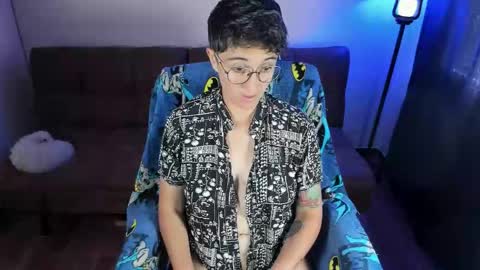 Blue online show from March 10, 3:27 pm