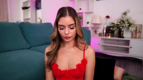 Alice online show from November 12, 7:45 pm