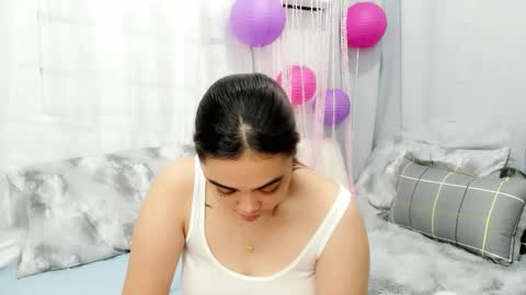 Snapshot of midnightbunny_ chatting on September 30, 12:22 pm Bunny 3 online show from September 30, 12:22 pm