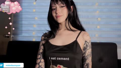 midori__san online show from December 18, 7:51 pm