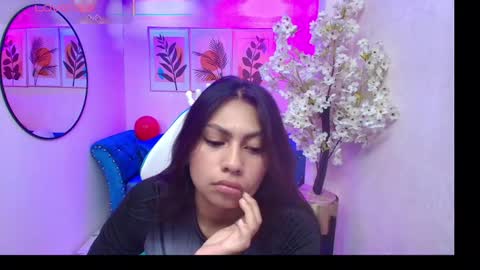 MIIA COLLINS online show from February 23, 12:26 pm