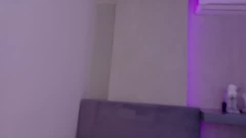 Mia online show from February 7, 11:47 am