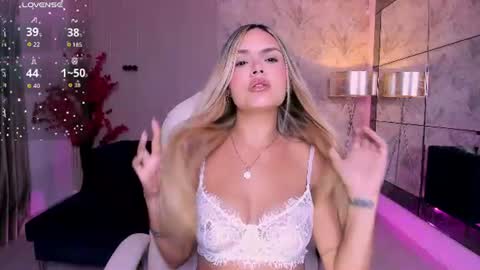miia_laurent online show from July 23, 11:07 am