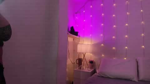 Snapshot of miia_oceann chatting on March 2, 8:46 pm miia_oceann online show from March 2, 8:46 pm