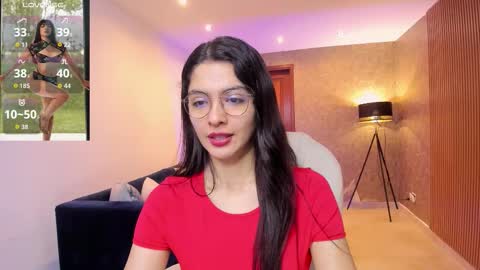 Mia online show from November 10, 11:05 am